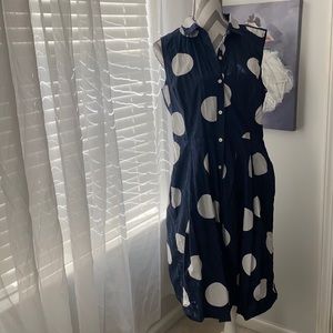Cute summer polka dot dress with pockets!